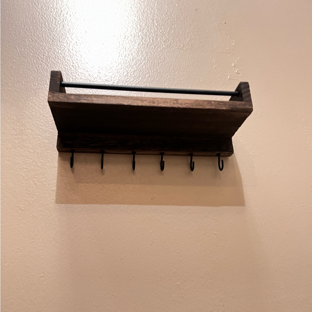 Key holder shelf